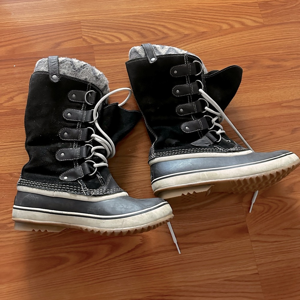 SOREL WATERPROOF BOOTS WOMENS